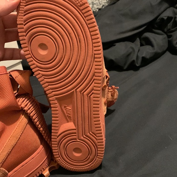 Nike - Picture 4 of 4